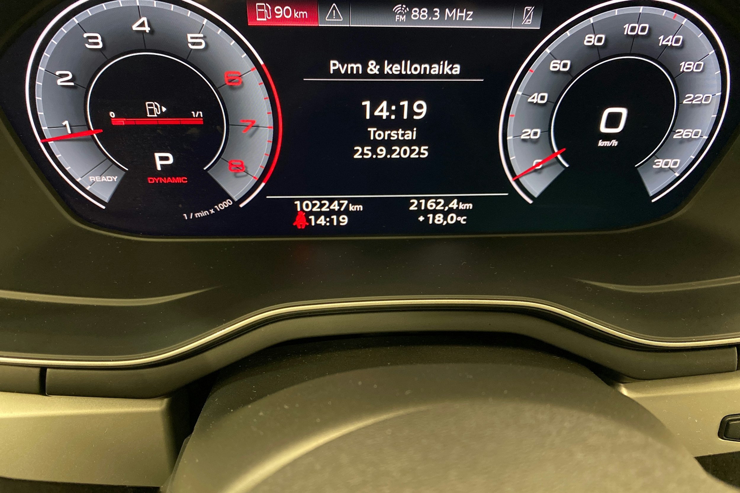 Musta Audi A4 2020 kuva 14.