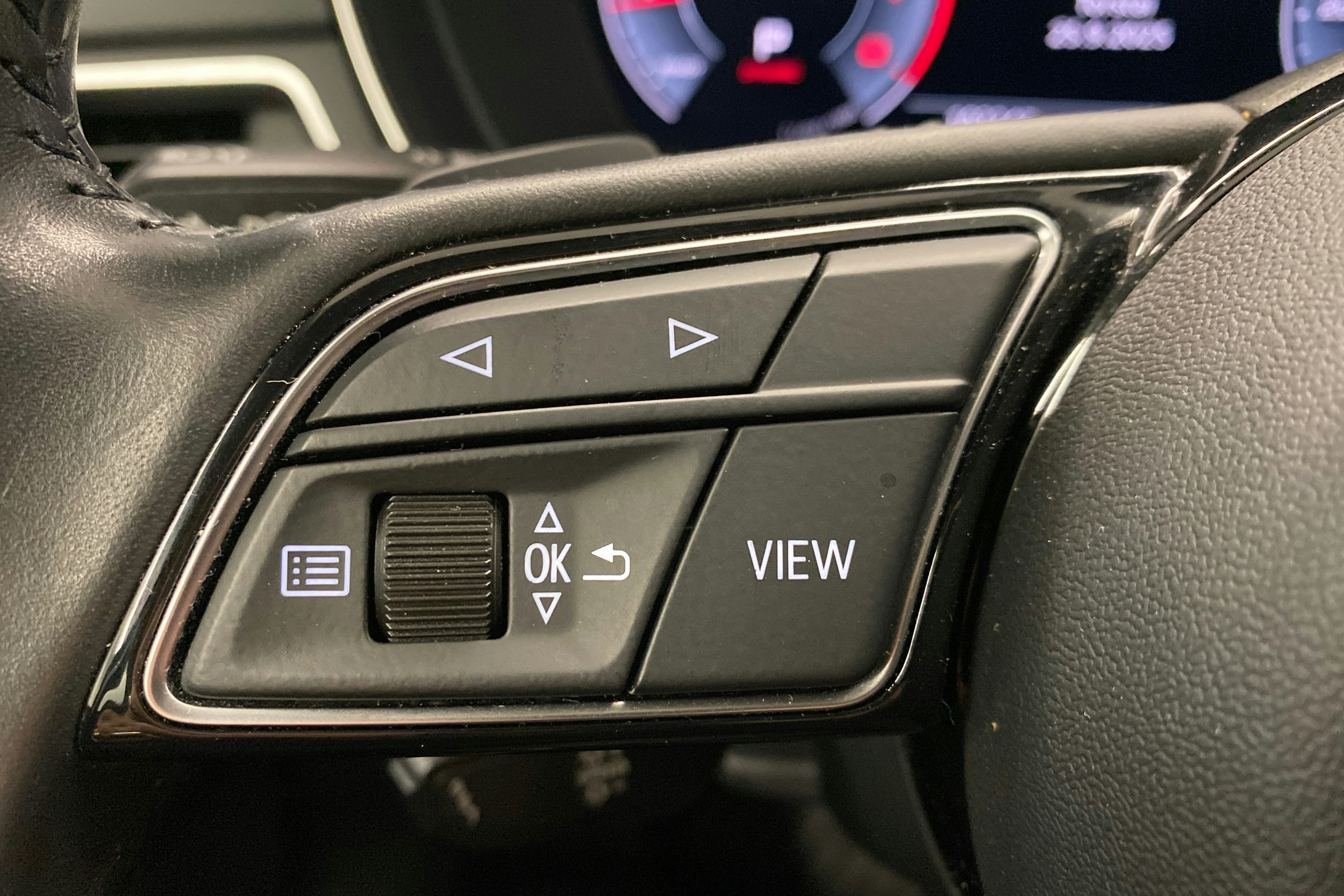 Musta Audi A4 2020 kuva 18.