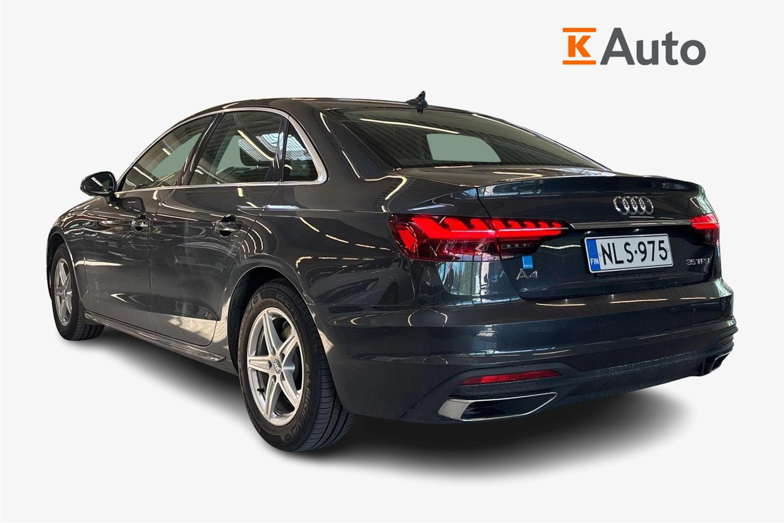 Harmaa Audi A4 2020 kuva 2.