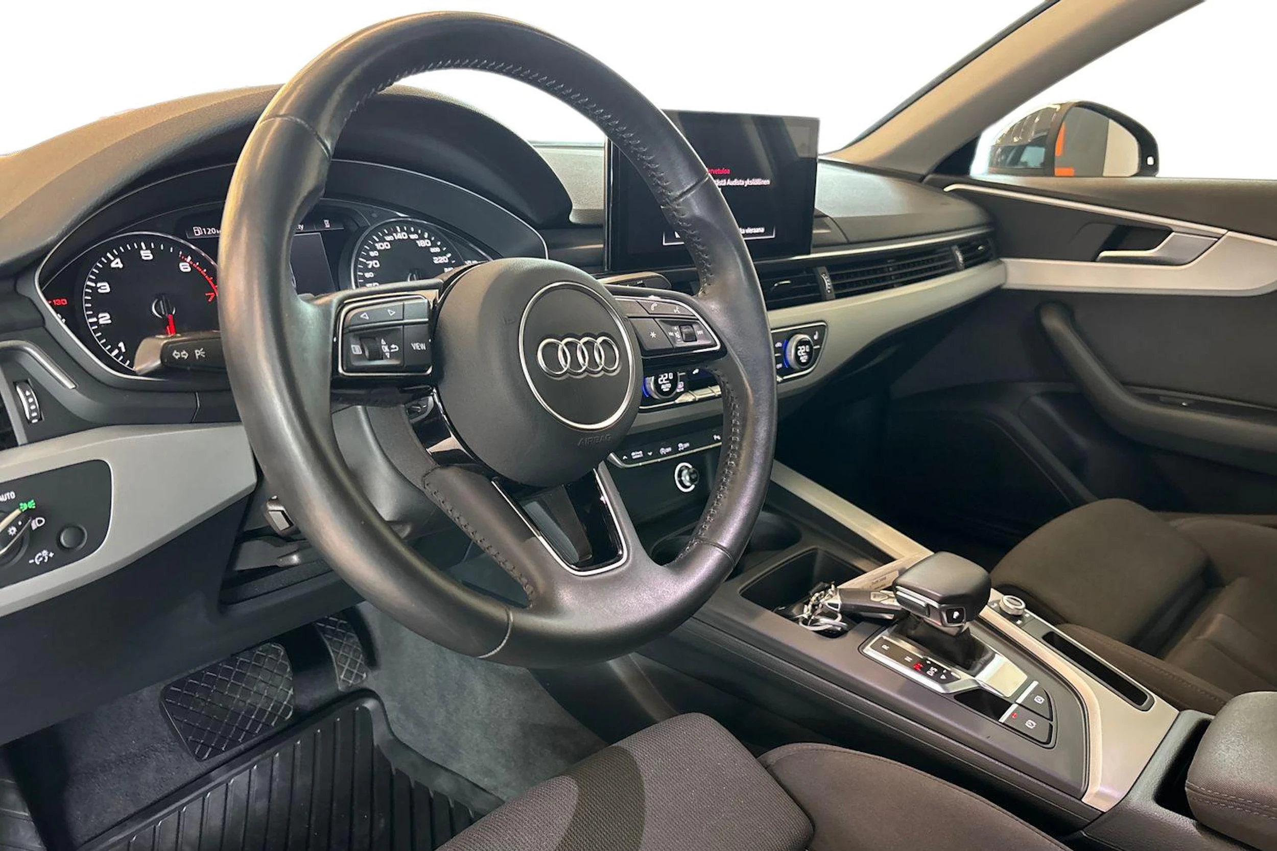 Harmaa Audi A4 2020 kuva 6.