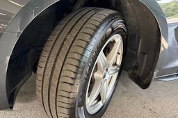 Harmaa Audi A4 2020 kuva 12.