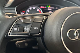 Harmaa Audi A4 2020 kuva 14.