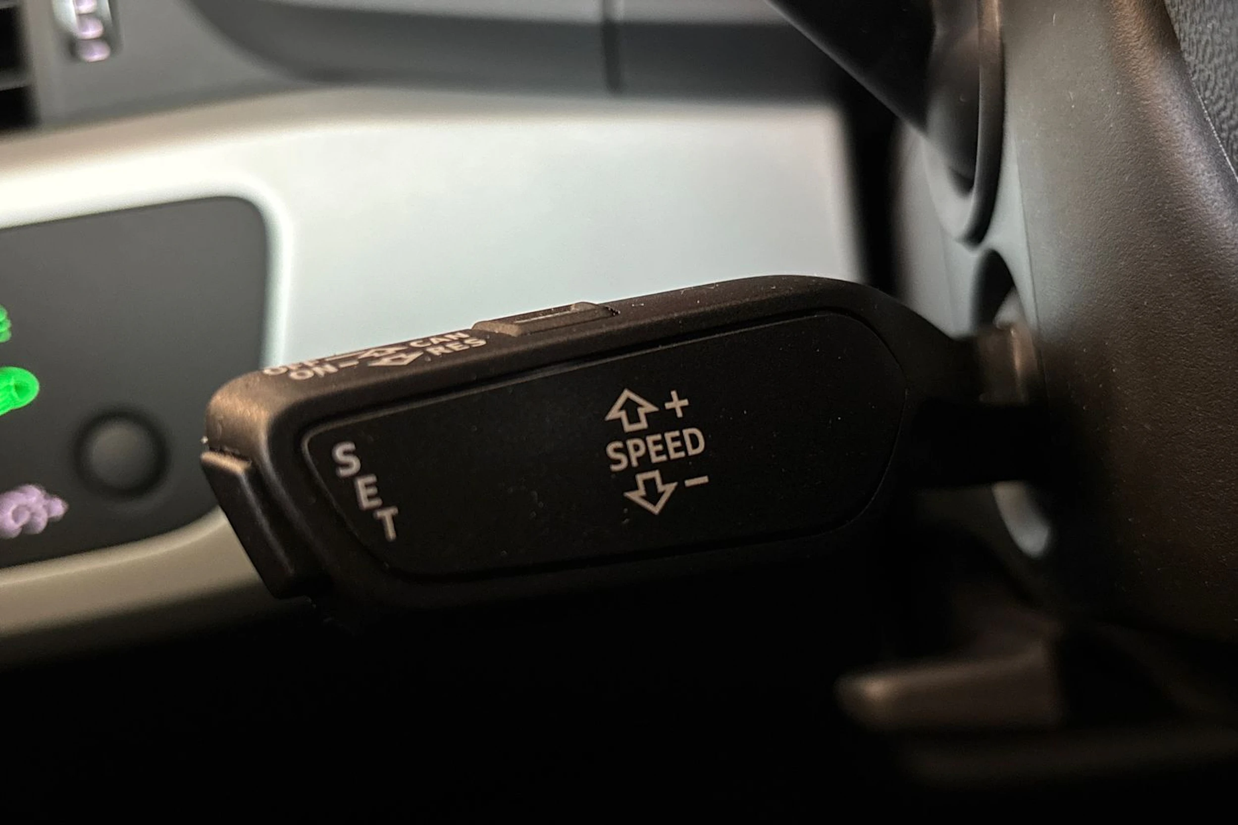 Harmaa Audi A4 2020 kuva 16.