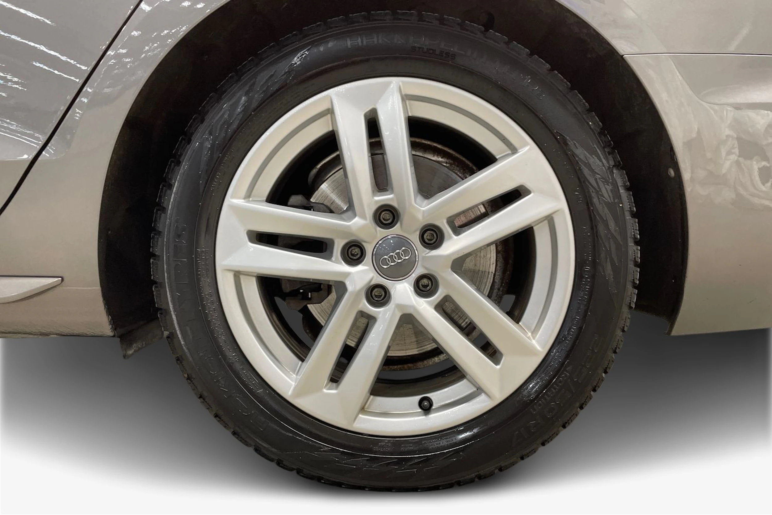 vihreä Audi A4 2020 kuva 12.