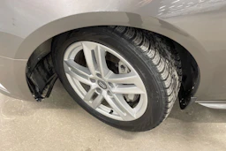 vihreä Audi A4 2020 kuva 13.