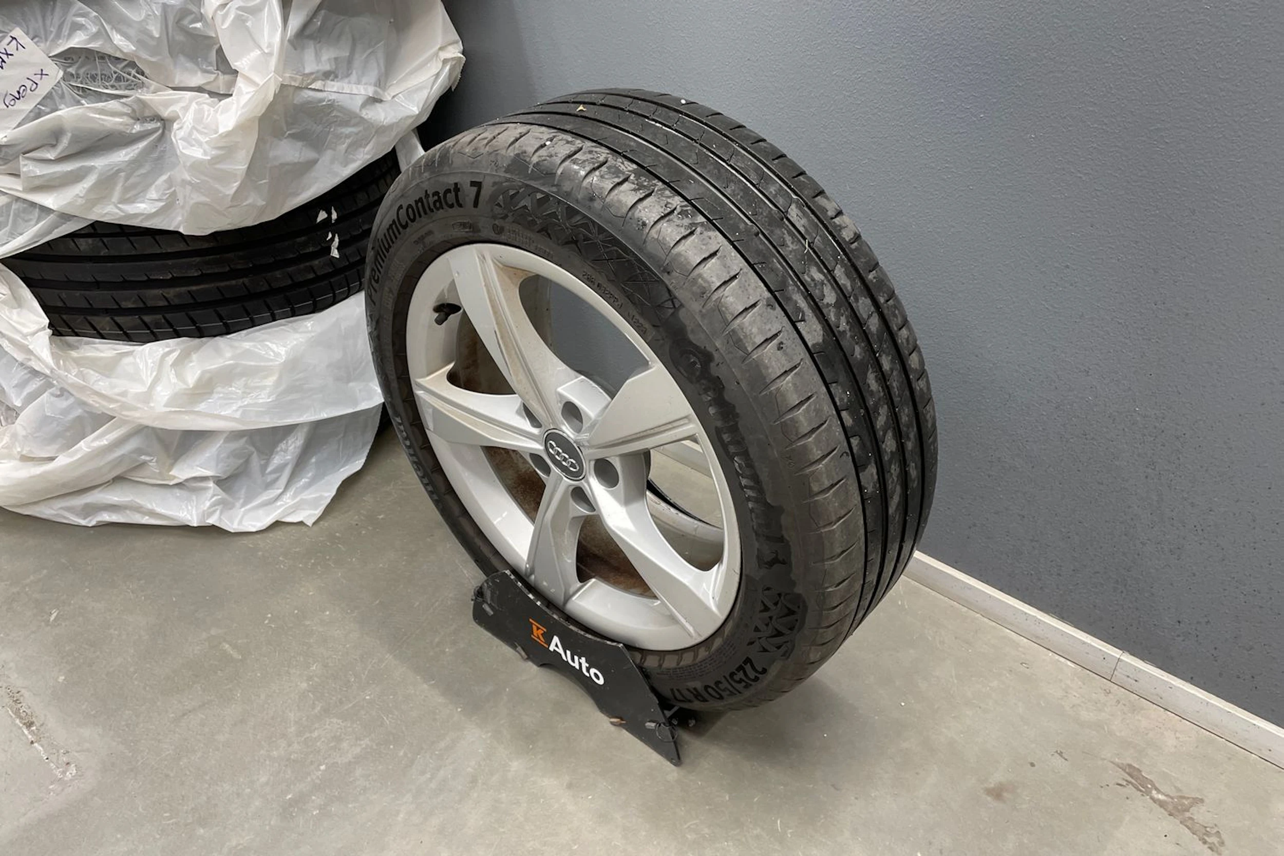 vihreä Audi A4 2020 kuva 15.