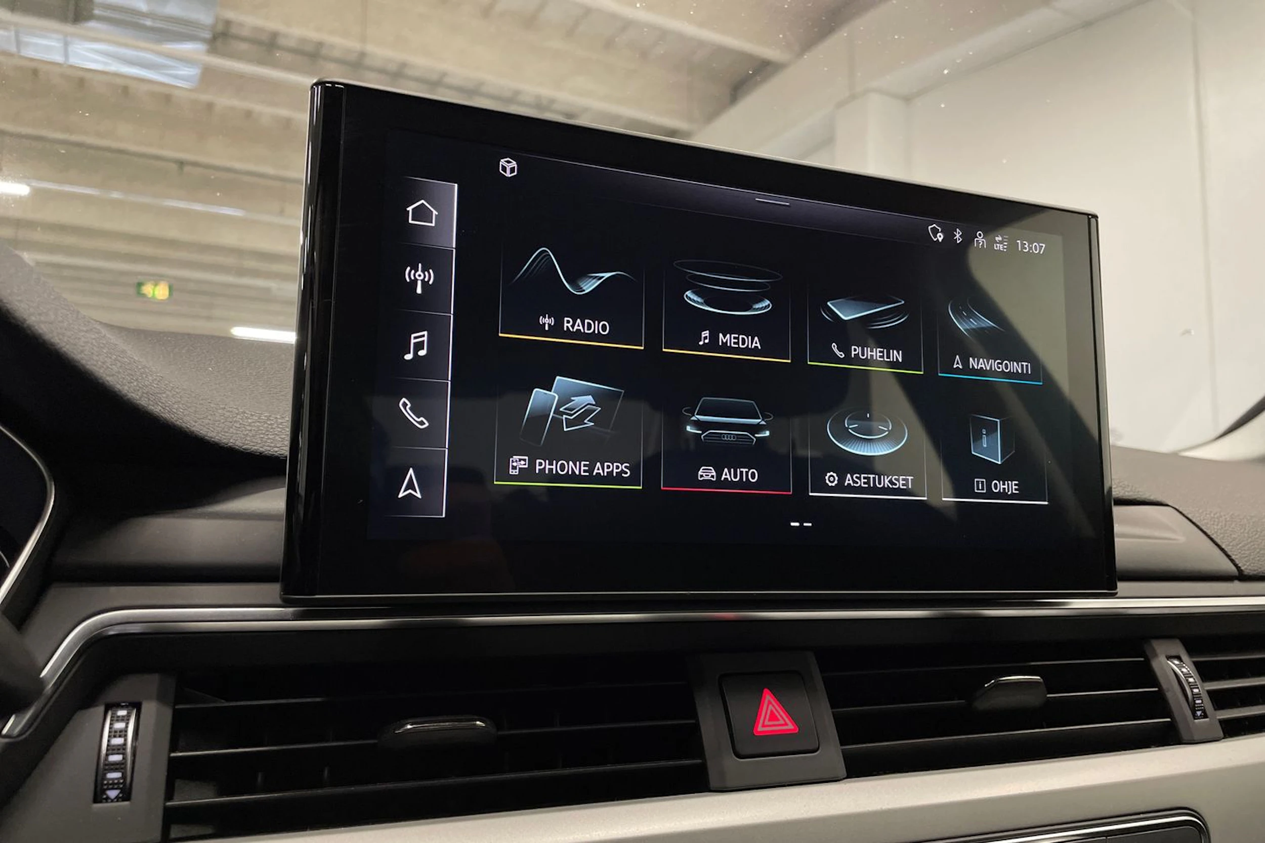 vihreä Audi A4 2020 kuva 19.