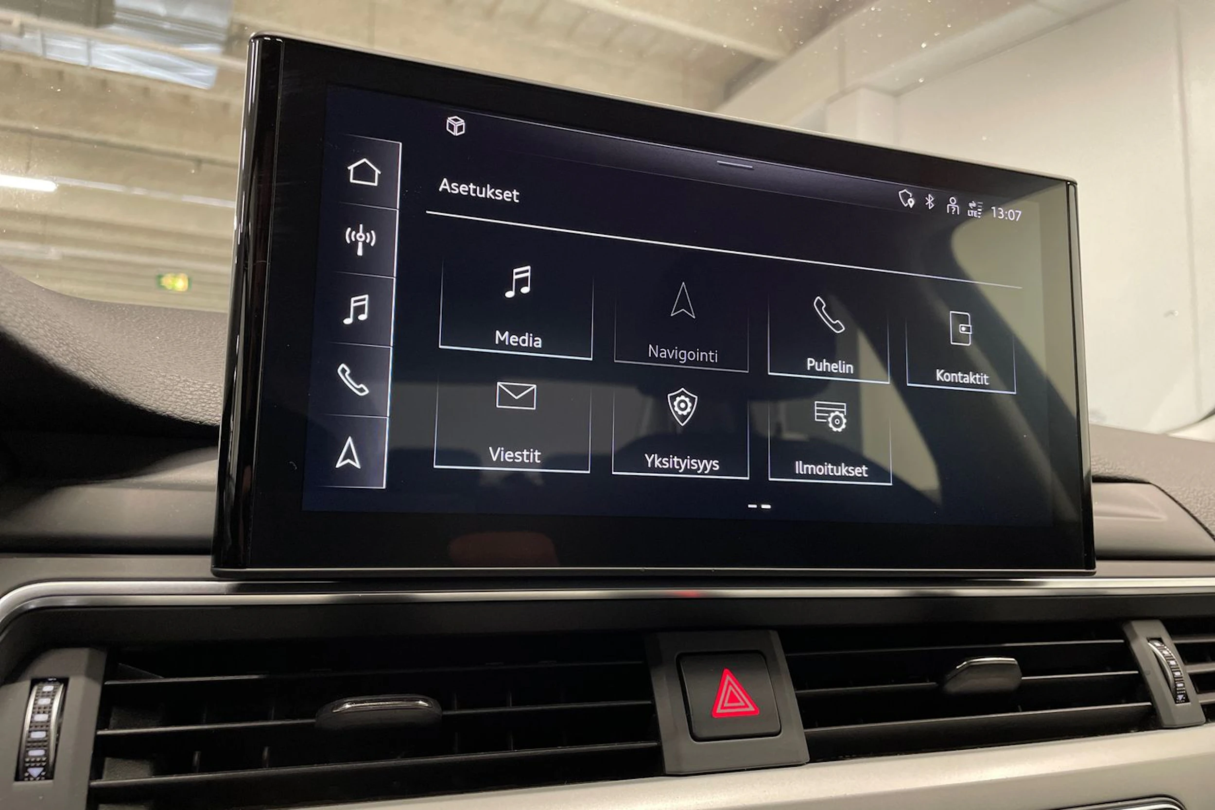 vihreä Audi A4 2020 kuva 22.