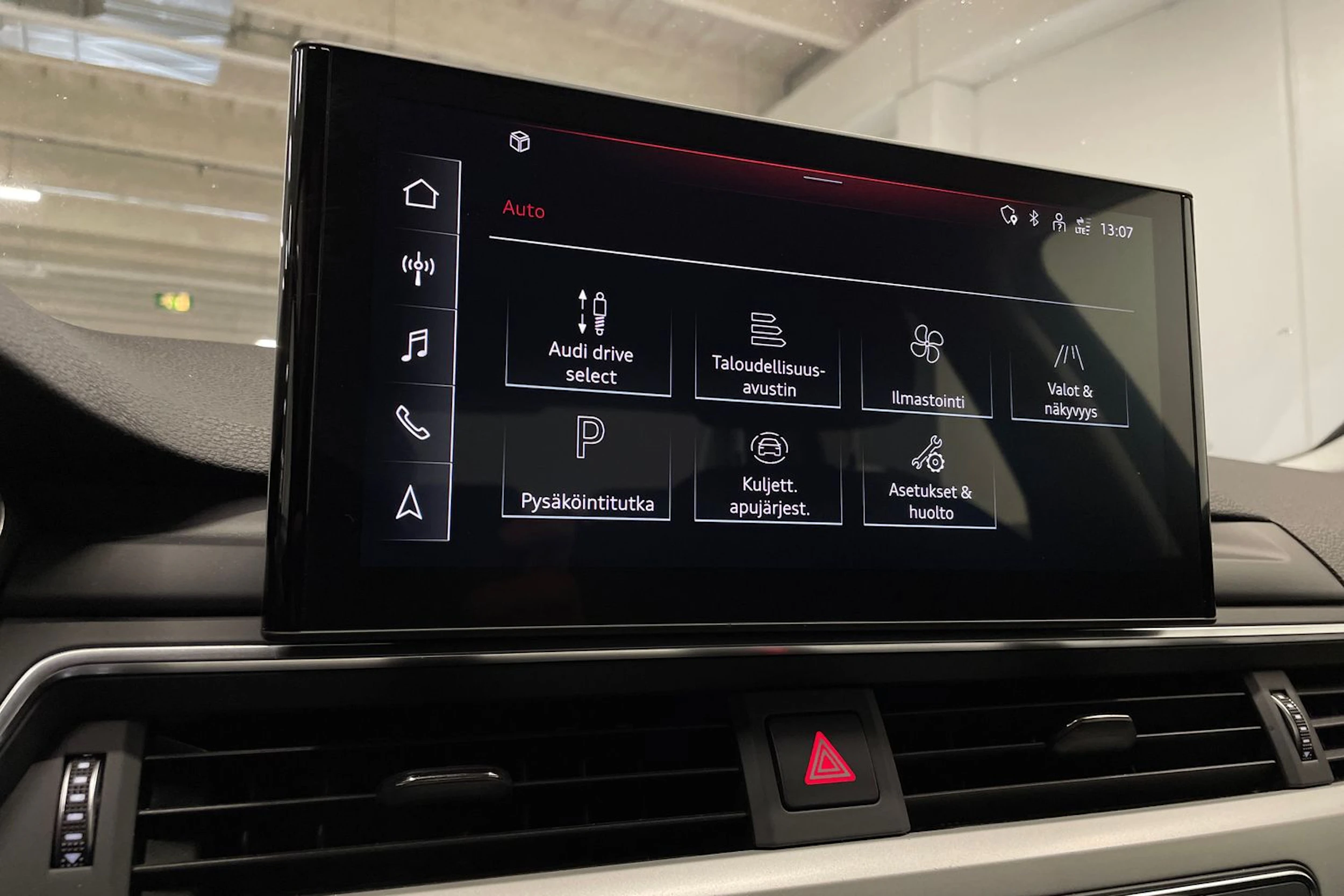 vihreä Audi A4 2020 kuva 23.