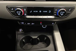 vihreä Audi A4 2020 kuva 25.