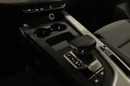 vihreä Audi A4 2020 kuva 26.