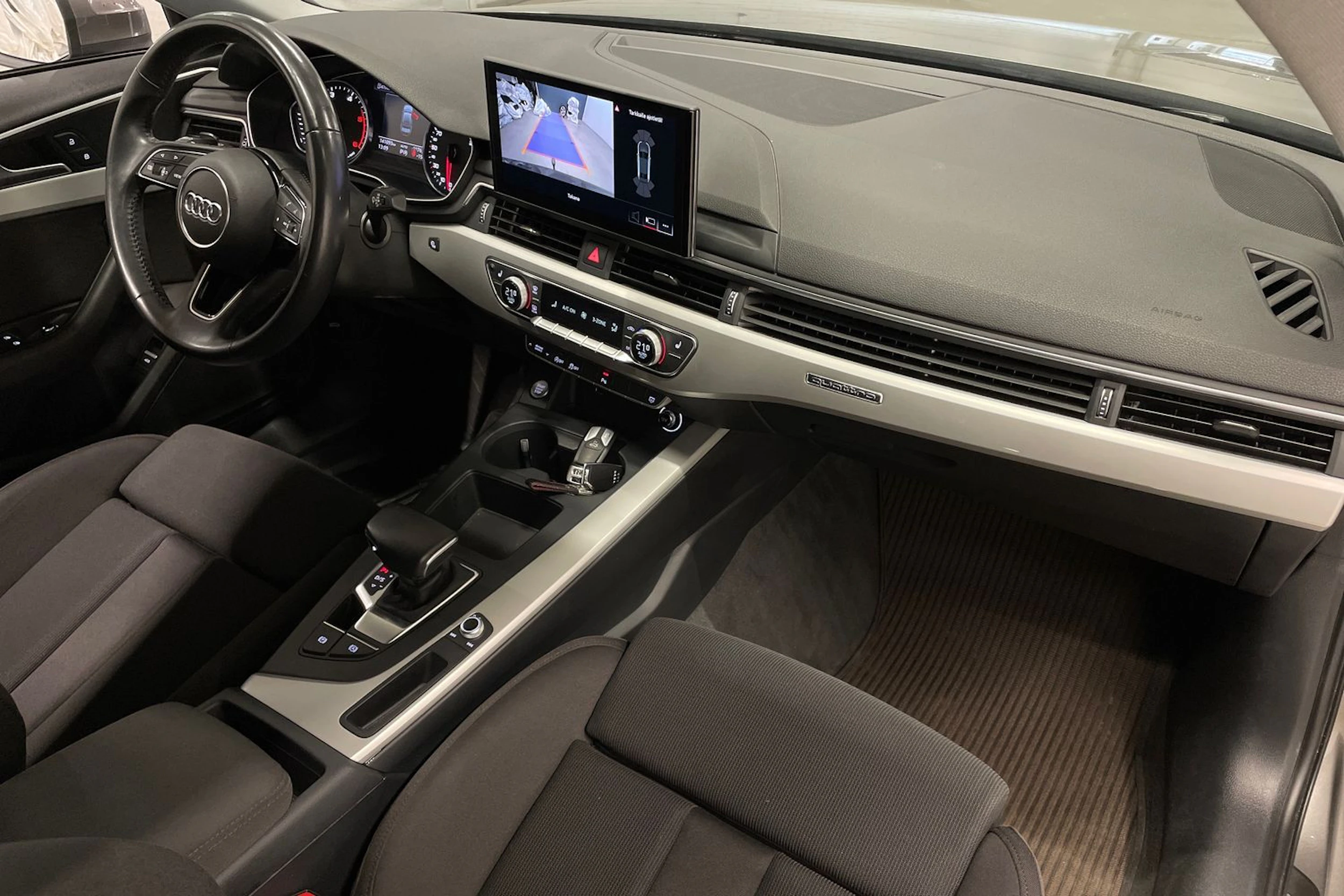 vihreä Audi A4 2020 kuva 33.