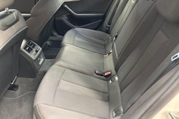 Valkoinen Audi A4 2020 kuva 10.