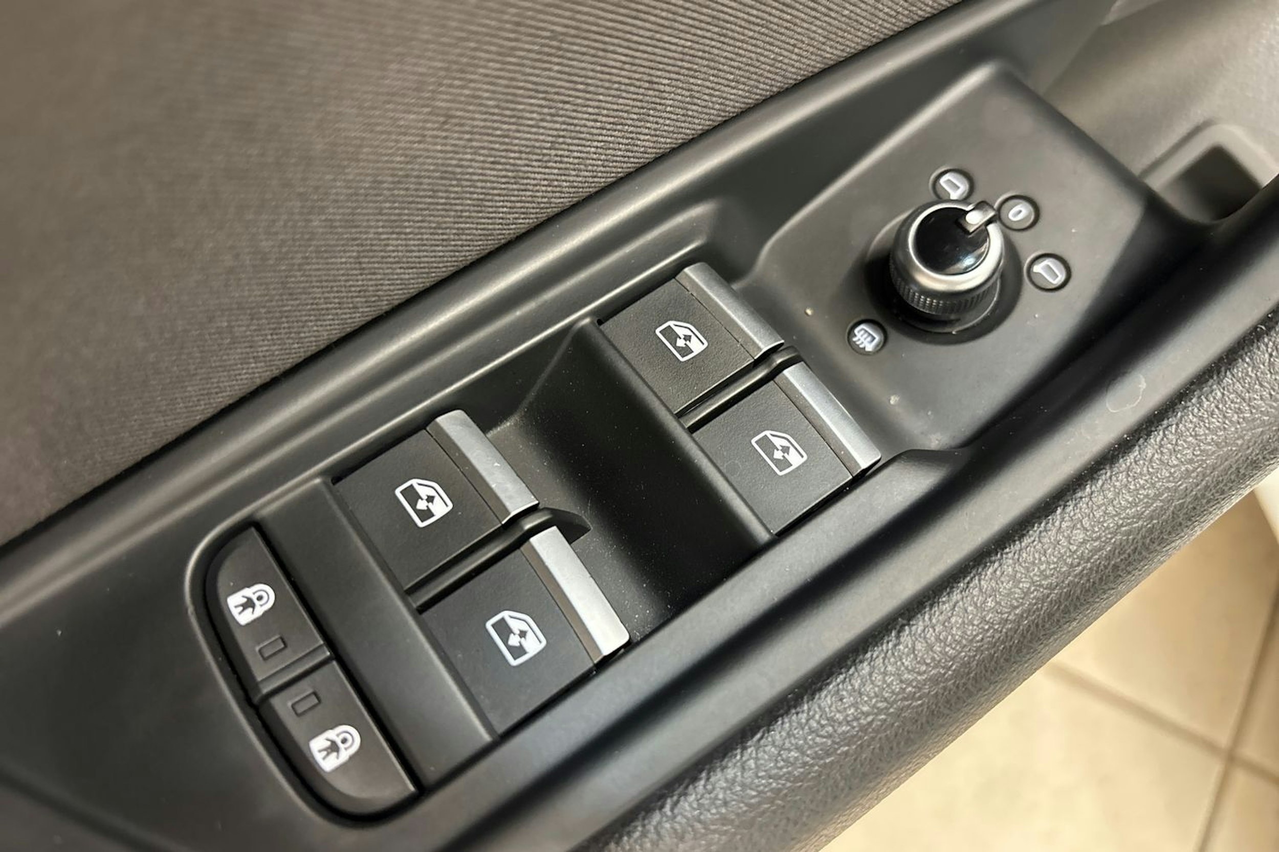 Valkoinen Audi A4 2020 kuva 25.