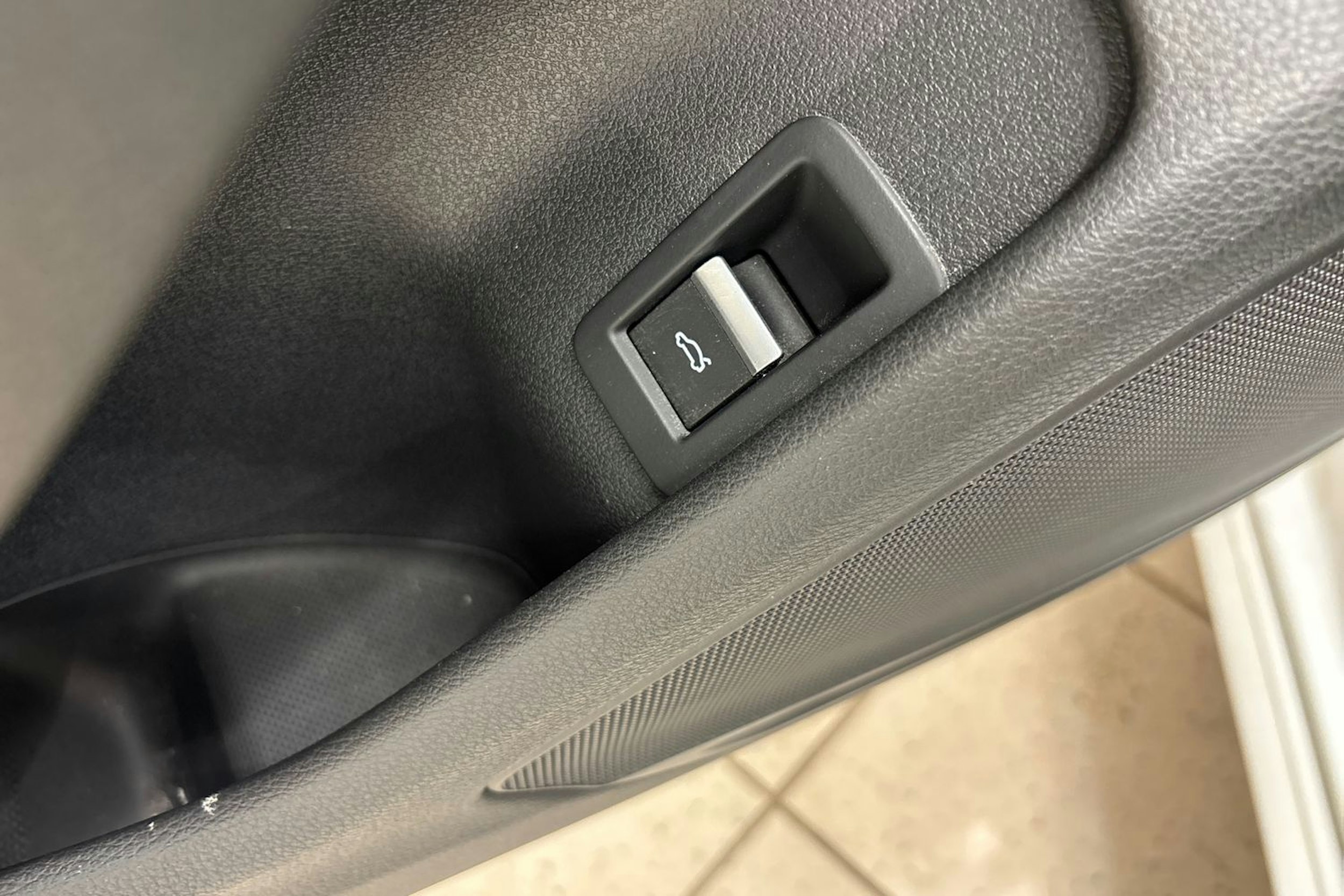 Valkoinen Audi A4 2020 kuva 26.