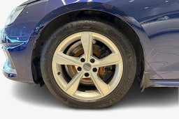 sininen Audi A4 2020 kuva 11.