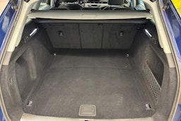 sininen Audi A4 2020 kuva 15.