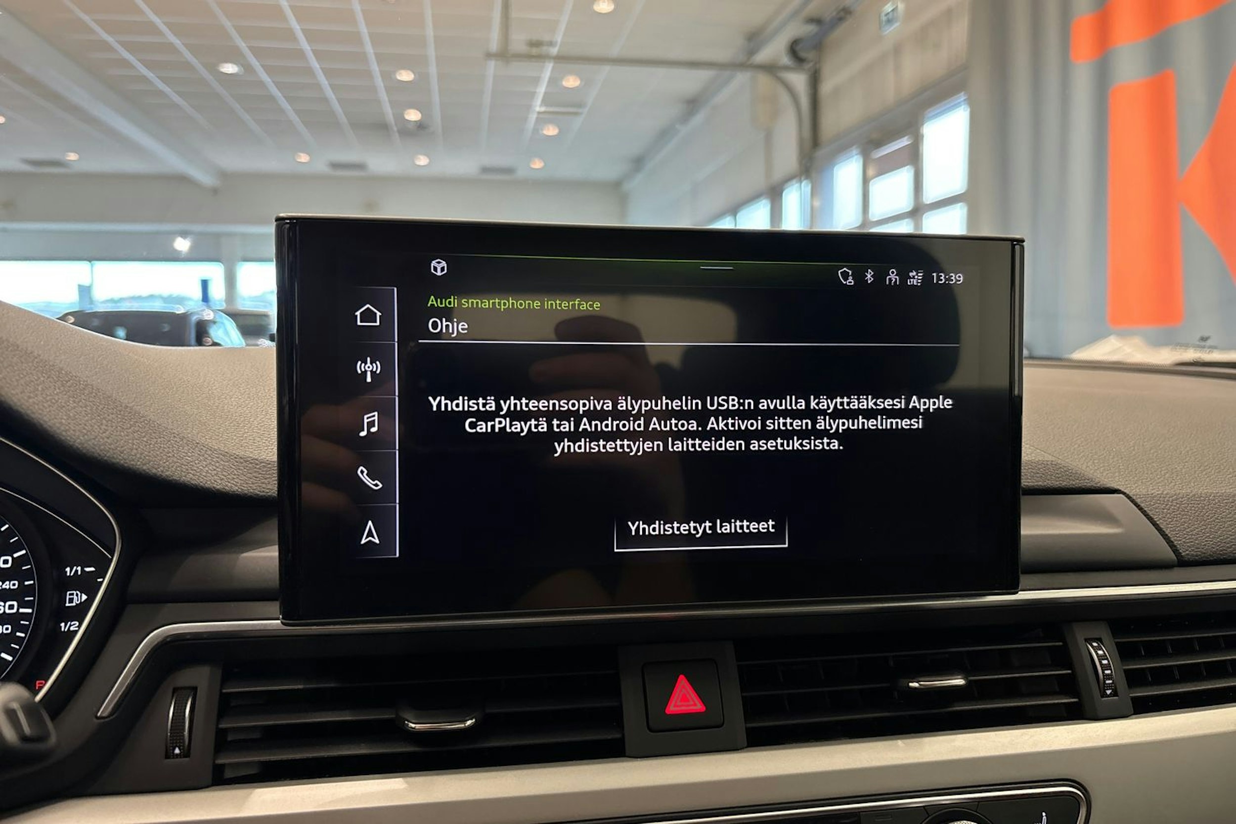 sininen Audi A4 2020 kuva 27.