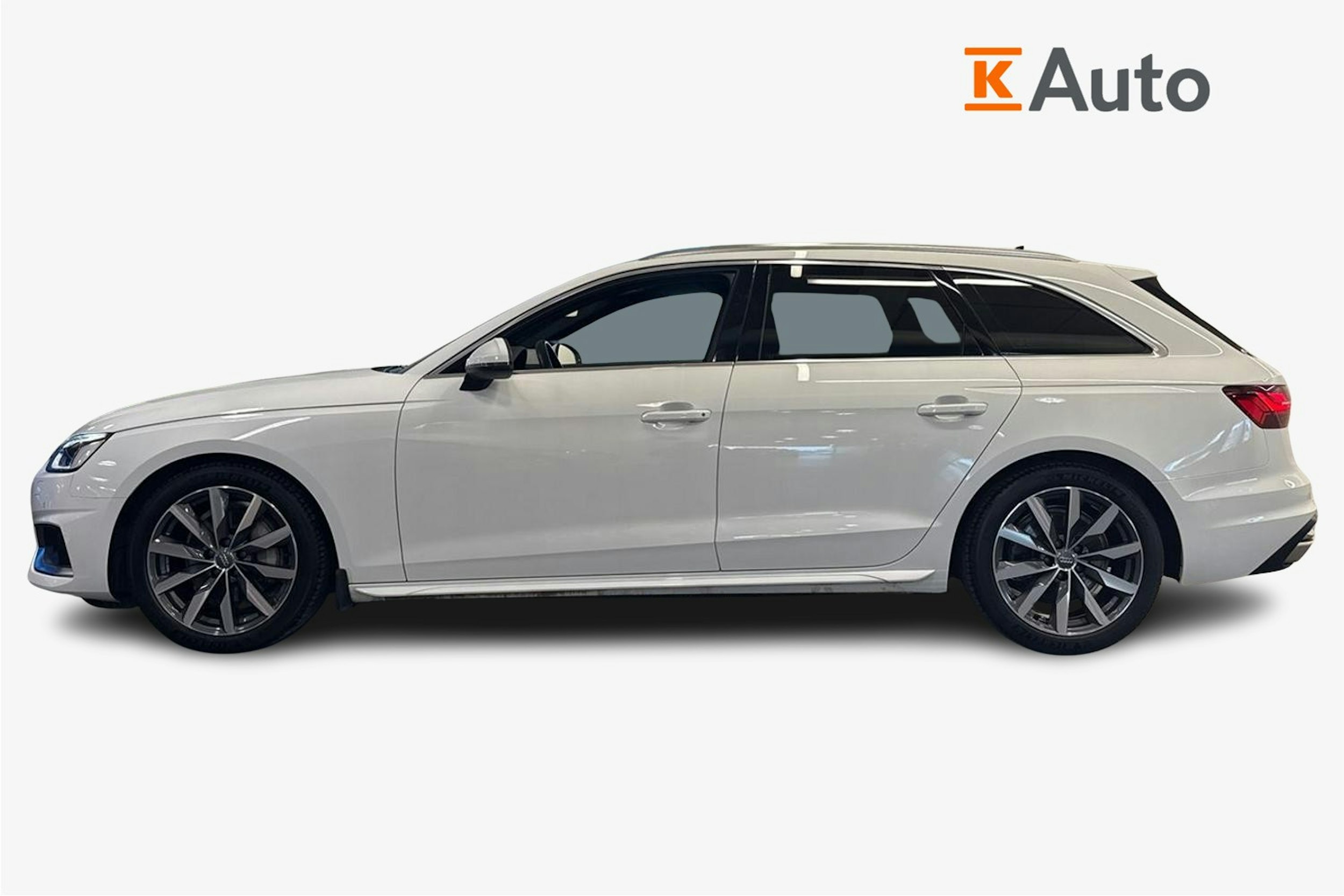 Valkoinen Audi A4 2020 kuva 6.