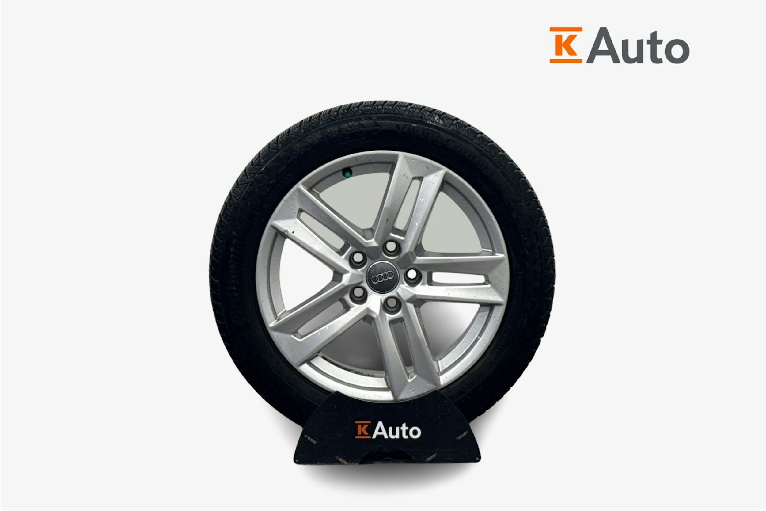 Valkoinen Audi A4 2020 kuva 11.