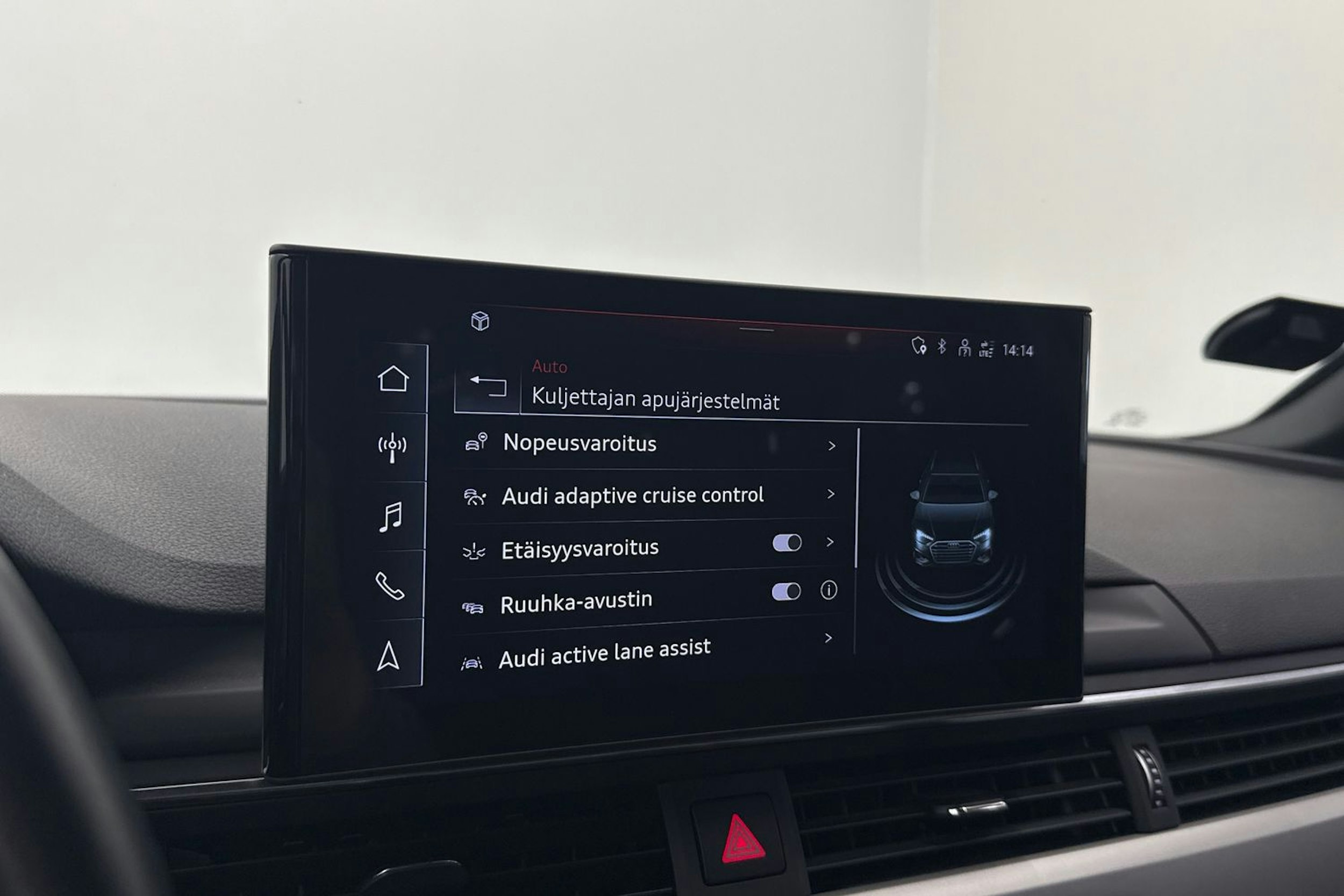 Valkoinen Audi A4 2020 kuva 20.