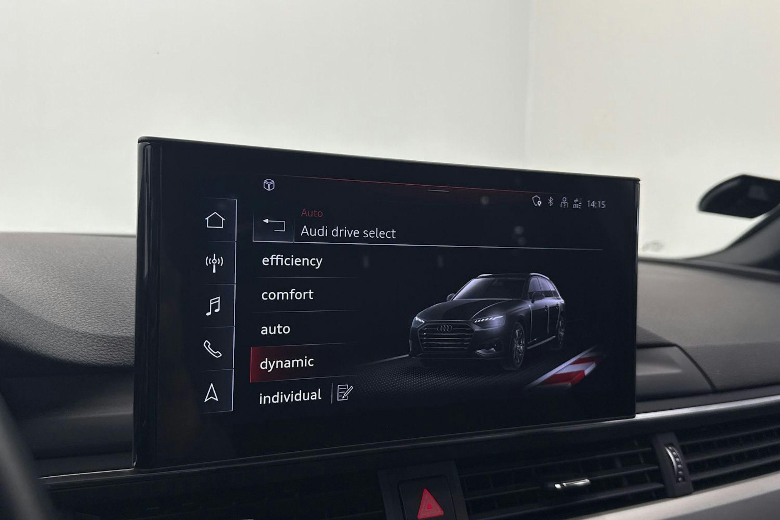 Valkoinen Audi A4 2020 kuva 22.