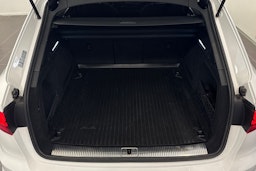 Valkoinen Audi A4 2020 kuva 28.