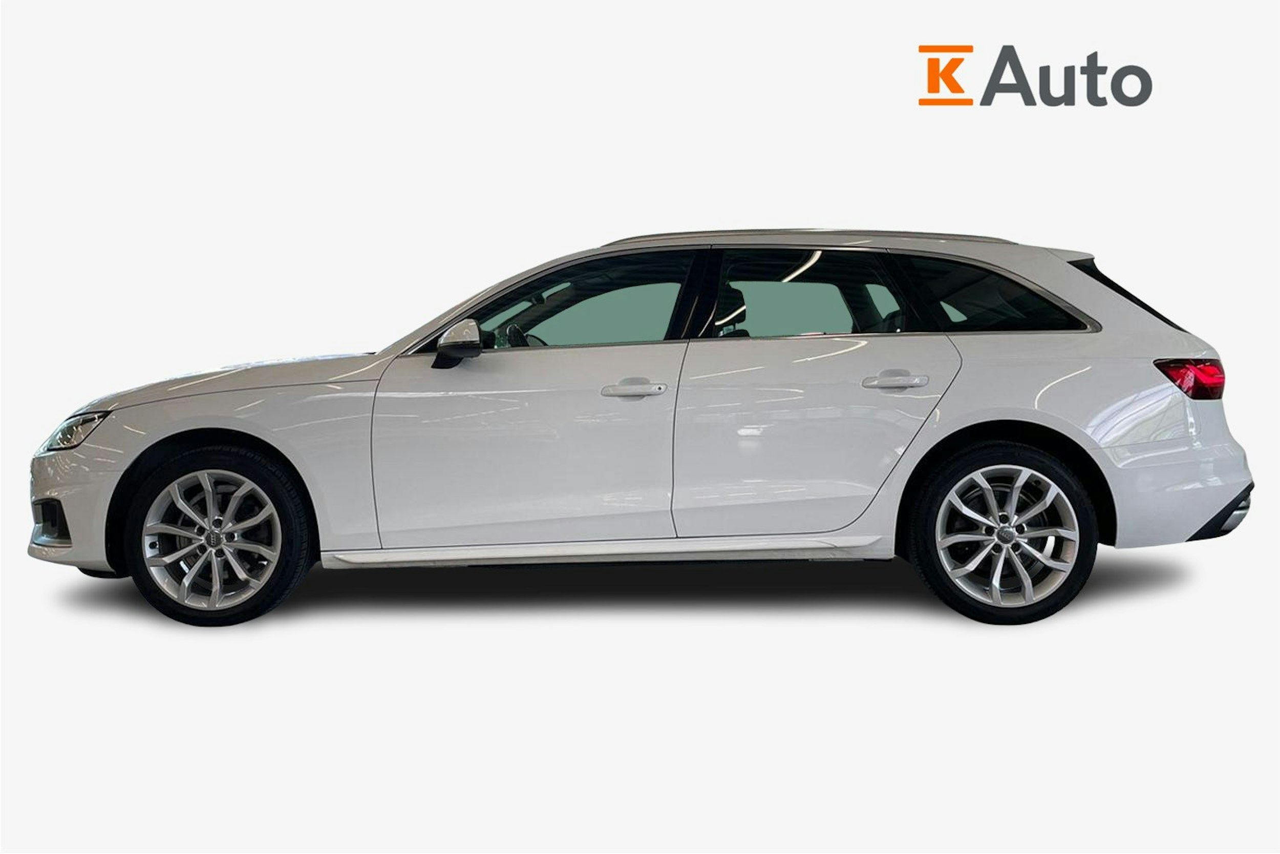 Valkoinen Audi A4 2020 kuva 6.