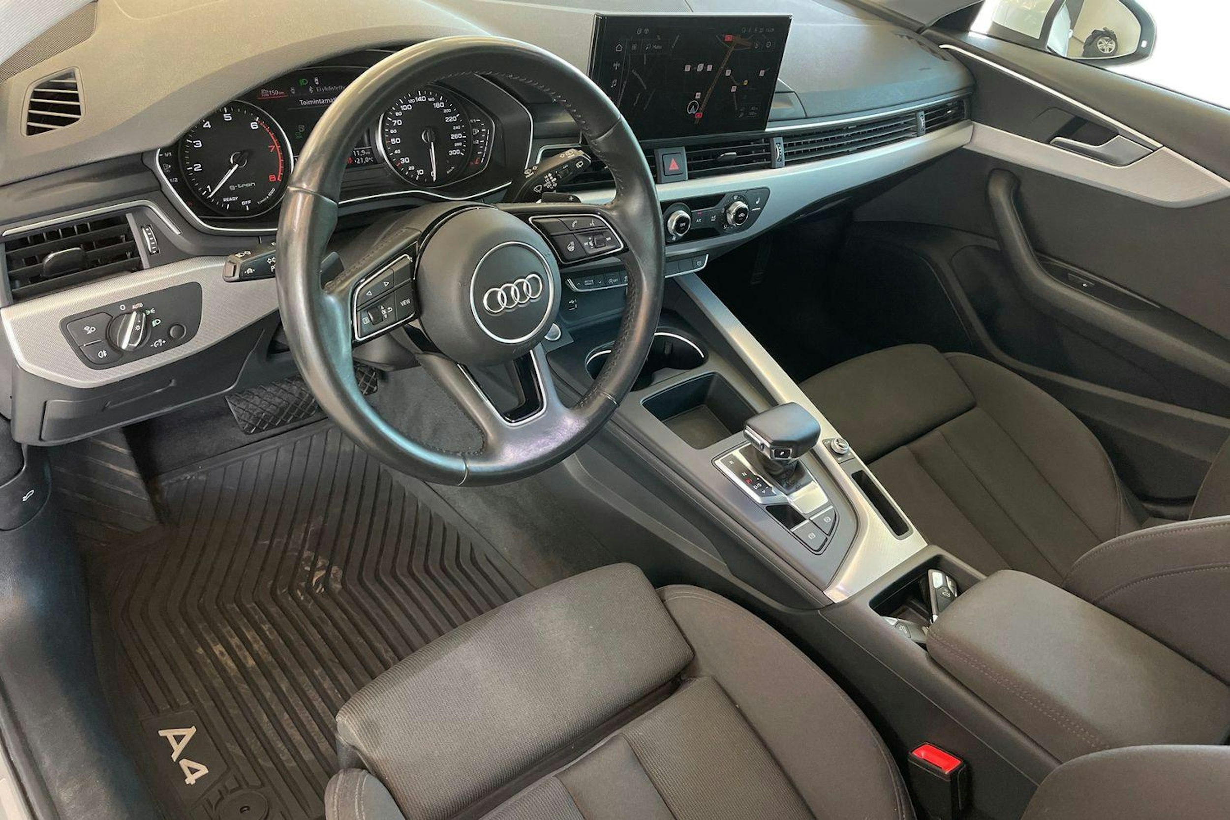 Valkoinen Audi A4 2020 kuva 7.