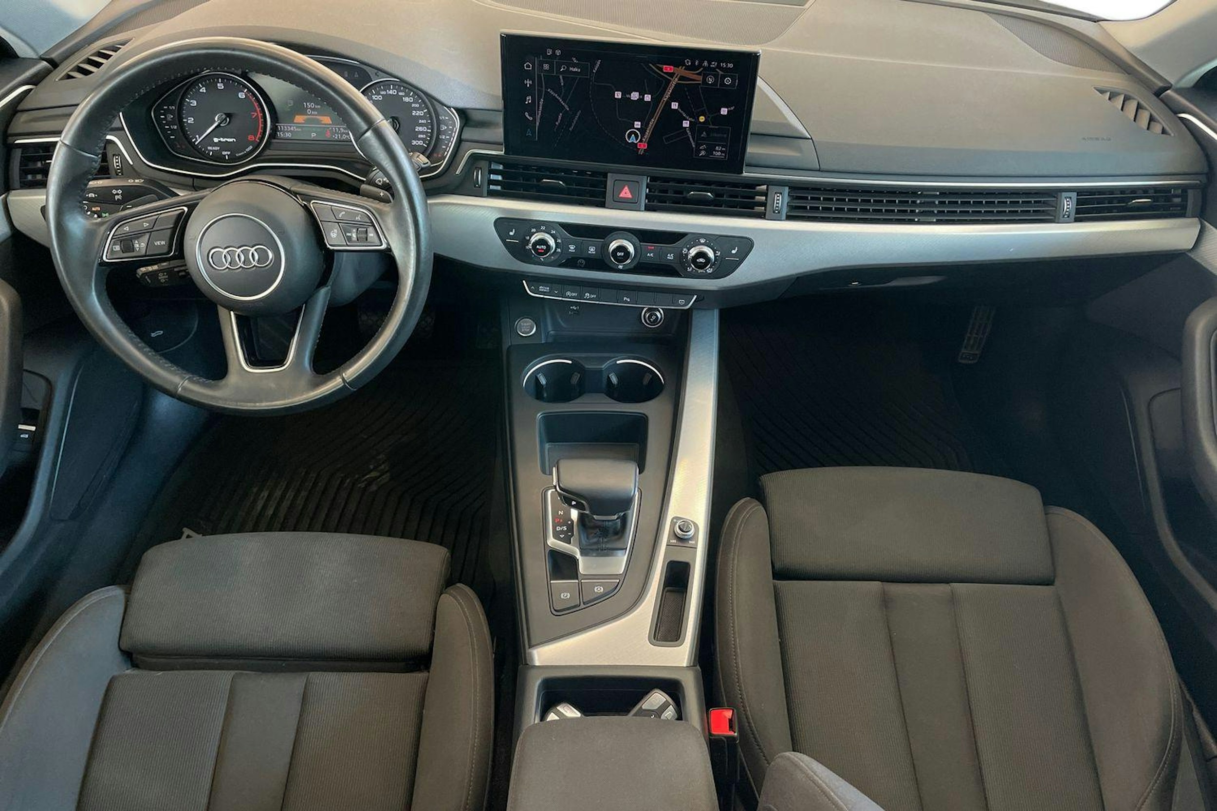 Valkoinen Audi A4 2020 kuva 9.