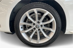 Valkoinen Audi A4 2020 kuva 11.