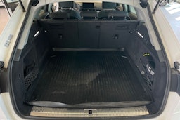 Valkoinen Audi A4 2020 kuva 28.