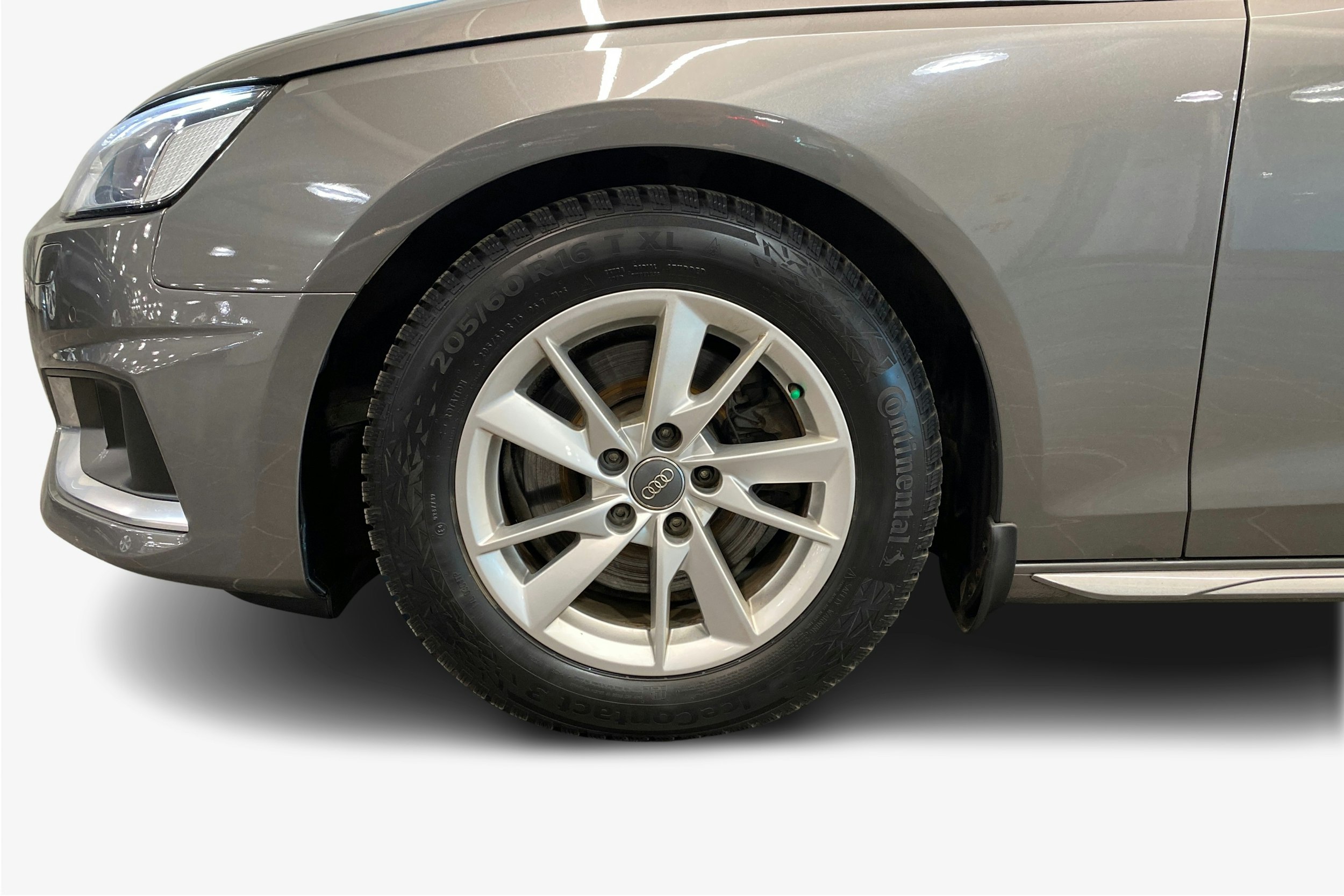 vihreä Audi A4 2020 kuva 11.