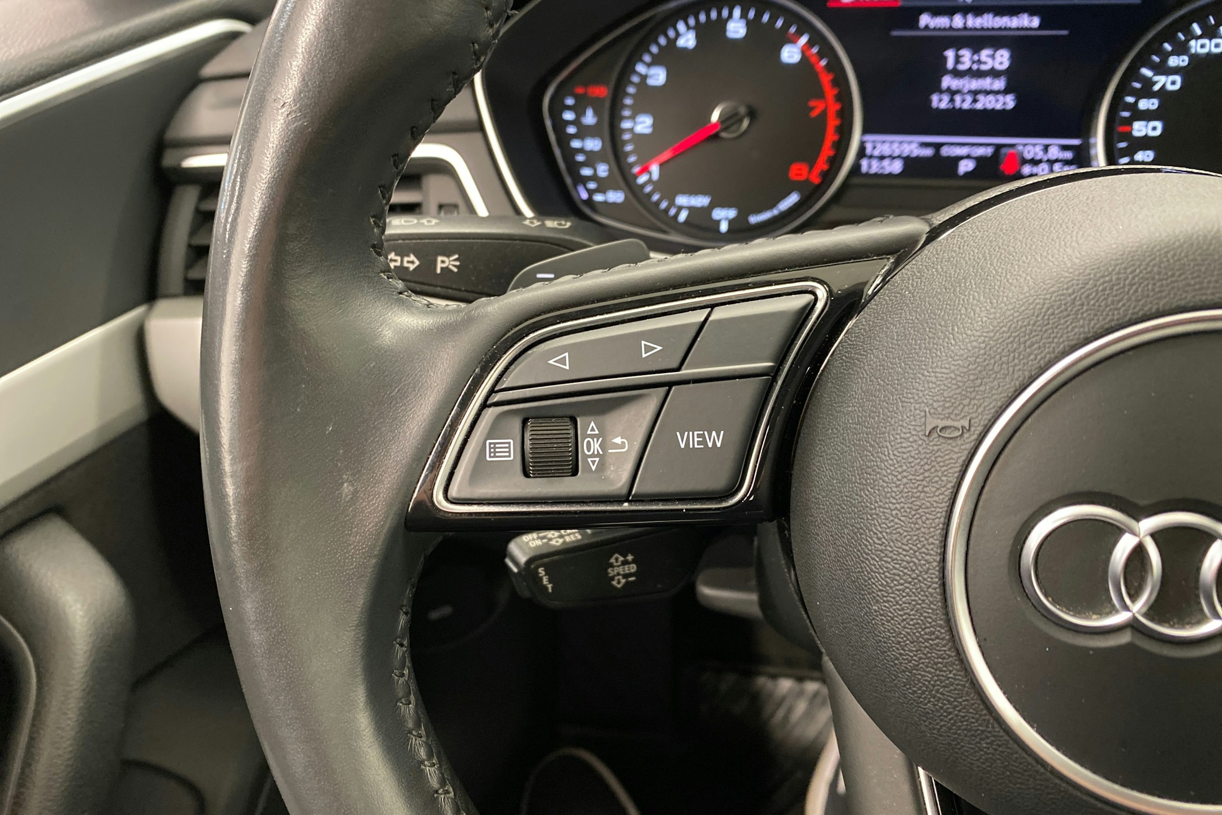 vihreä Audi A4 2020 kuva 14.