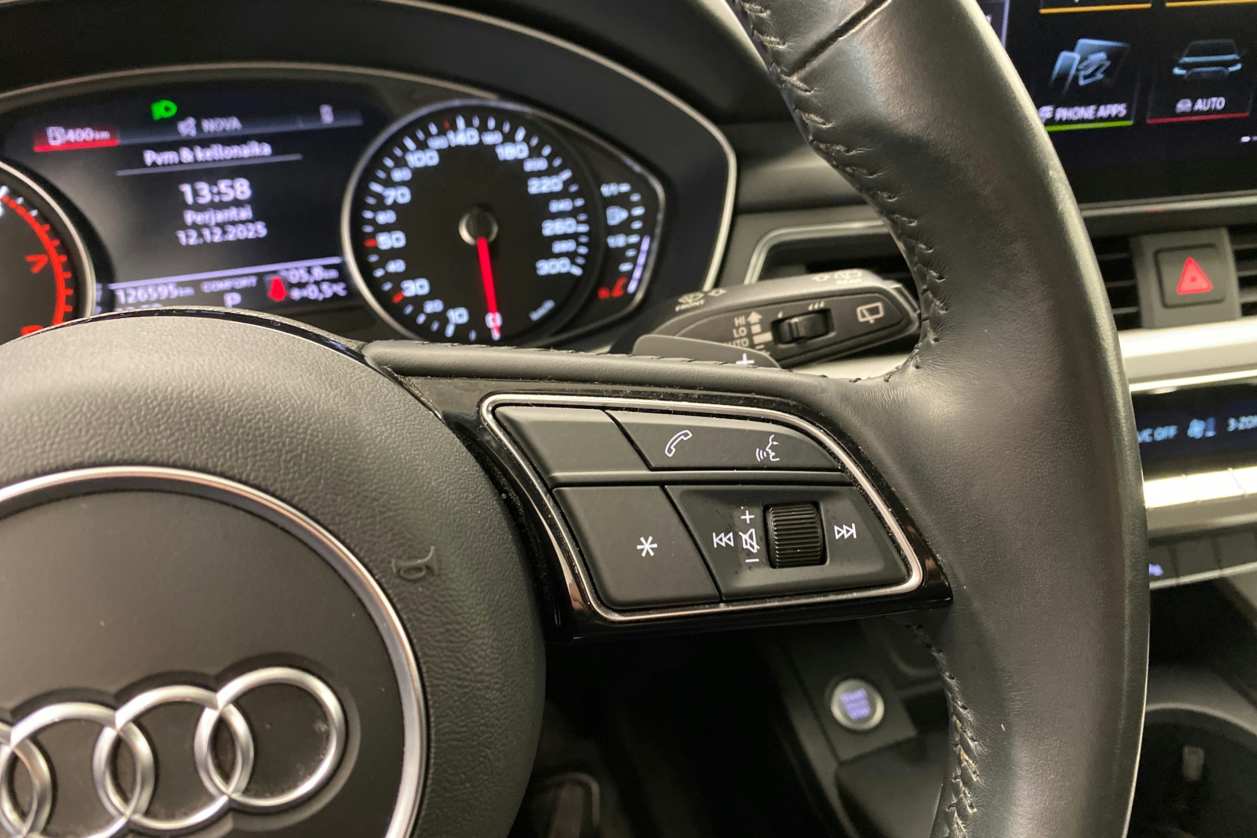 vihreä Audi A4 2020 kuva 15.