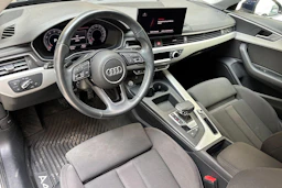 sininen Audi A4 2020 kuva 6.