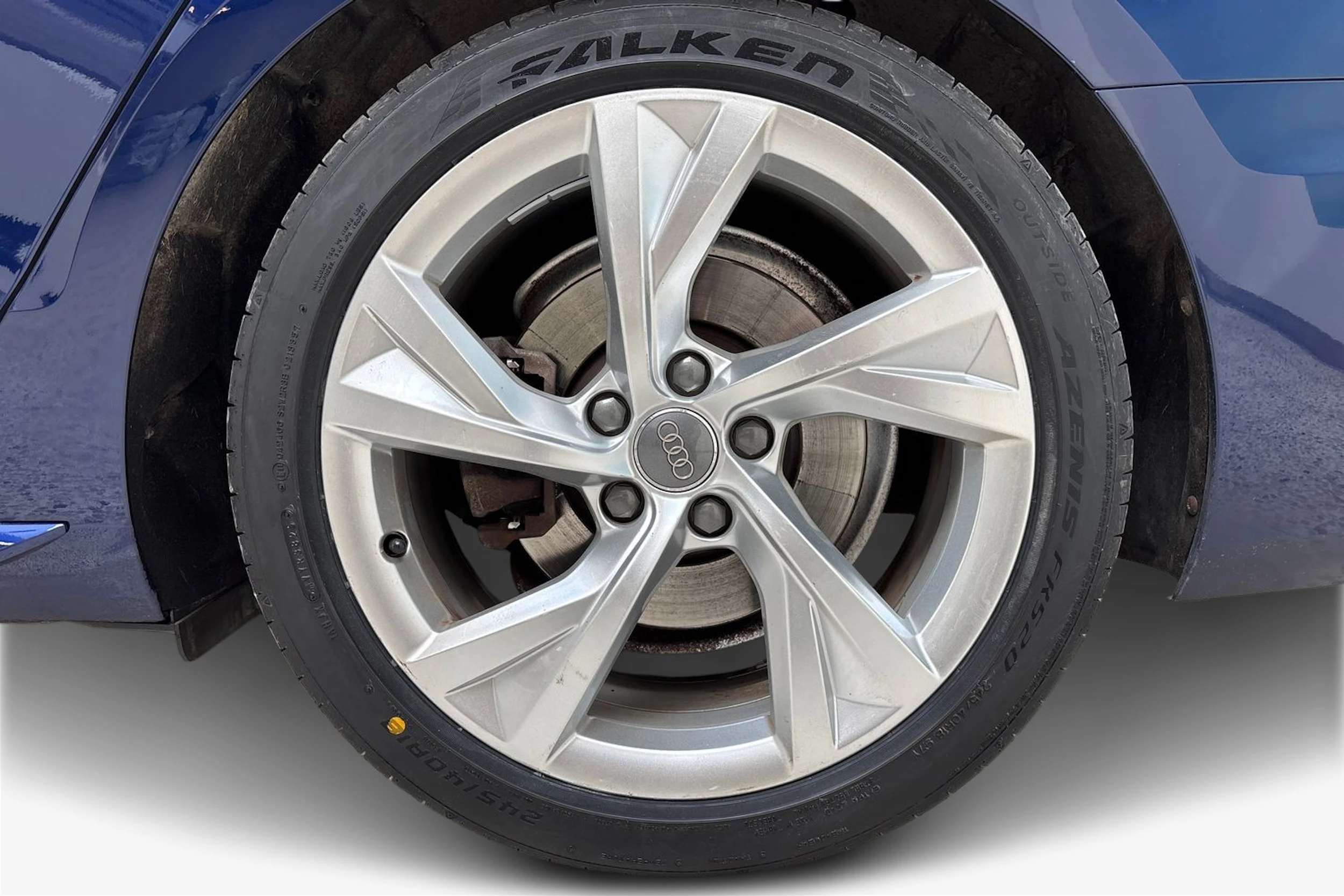 sininen Audi A4 2020 kuva 9.