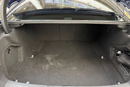 sininen Audi A4 2020 kuva 12.