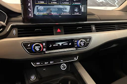 sininen Audi A4 2020 kuva 20.