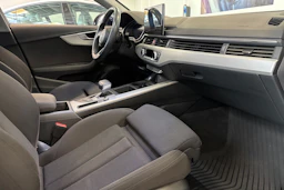 sininen Audi A4 2020 kuva 24.