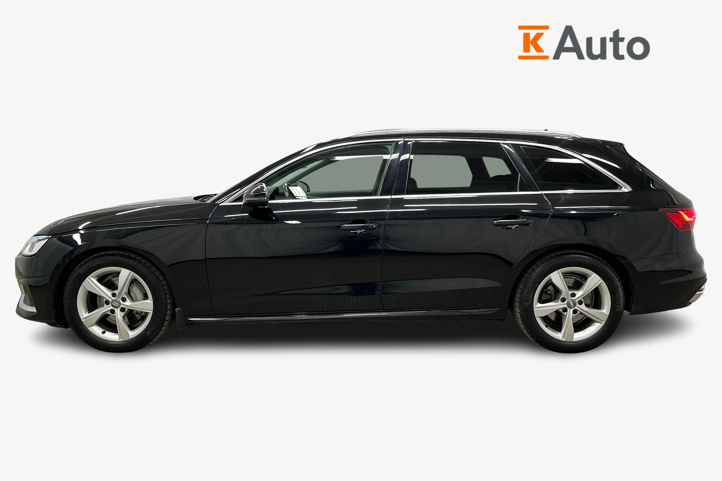 musta Audi A4 2020 kuva 5.