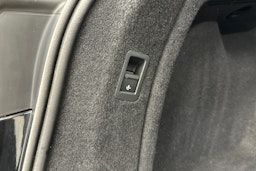 musta Audi A4 2020 kuva 12.