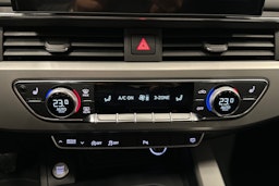 musta Audi A4 2020 kuva 17.