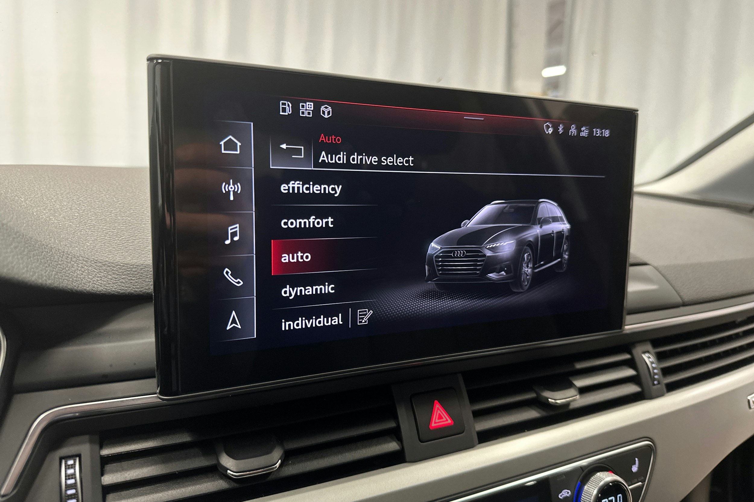 musta Audi A4 2020 kuva 20.