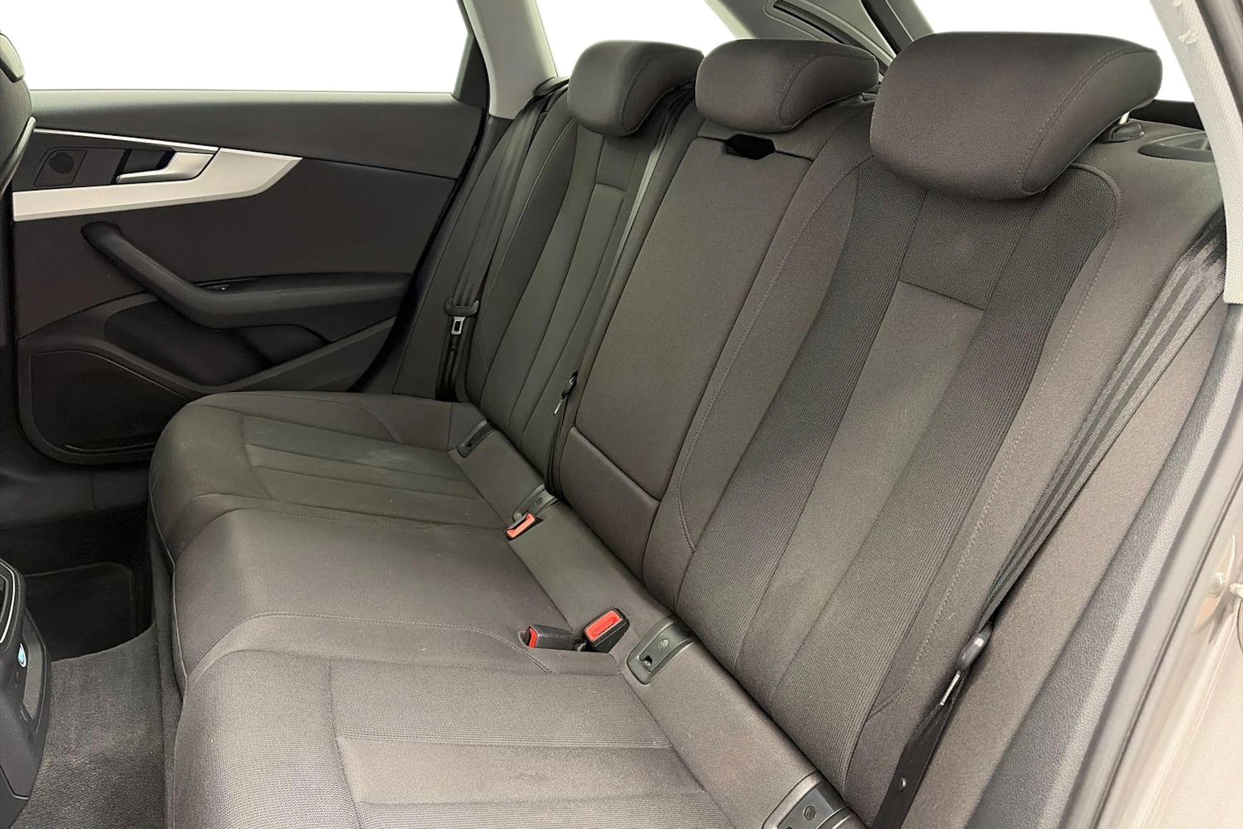 vihreä Audi A4 2020 kuva 11.