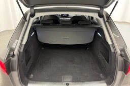vihreä Audi A4 2020 kuva 15.