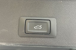 vihreä Audi A4 2020 kuva 16.