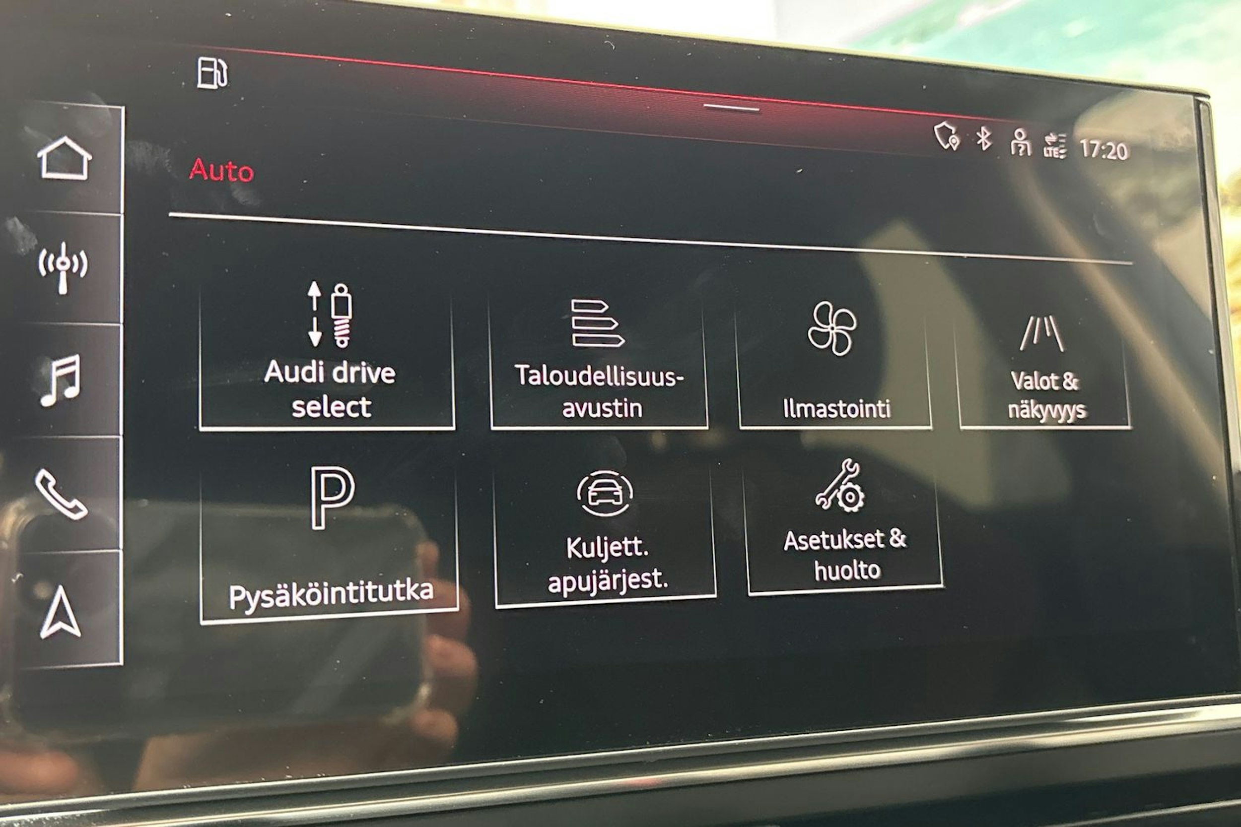 vihreä Audi A4 2020 kuva 28.