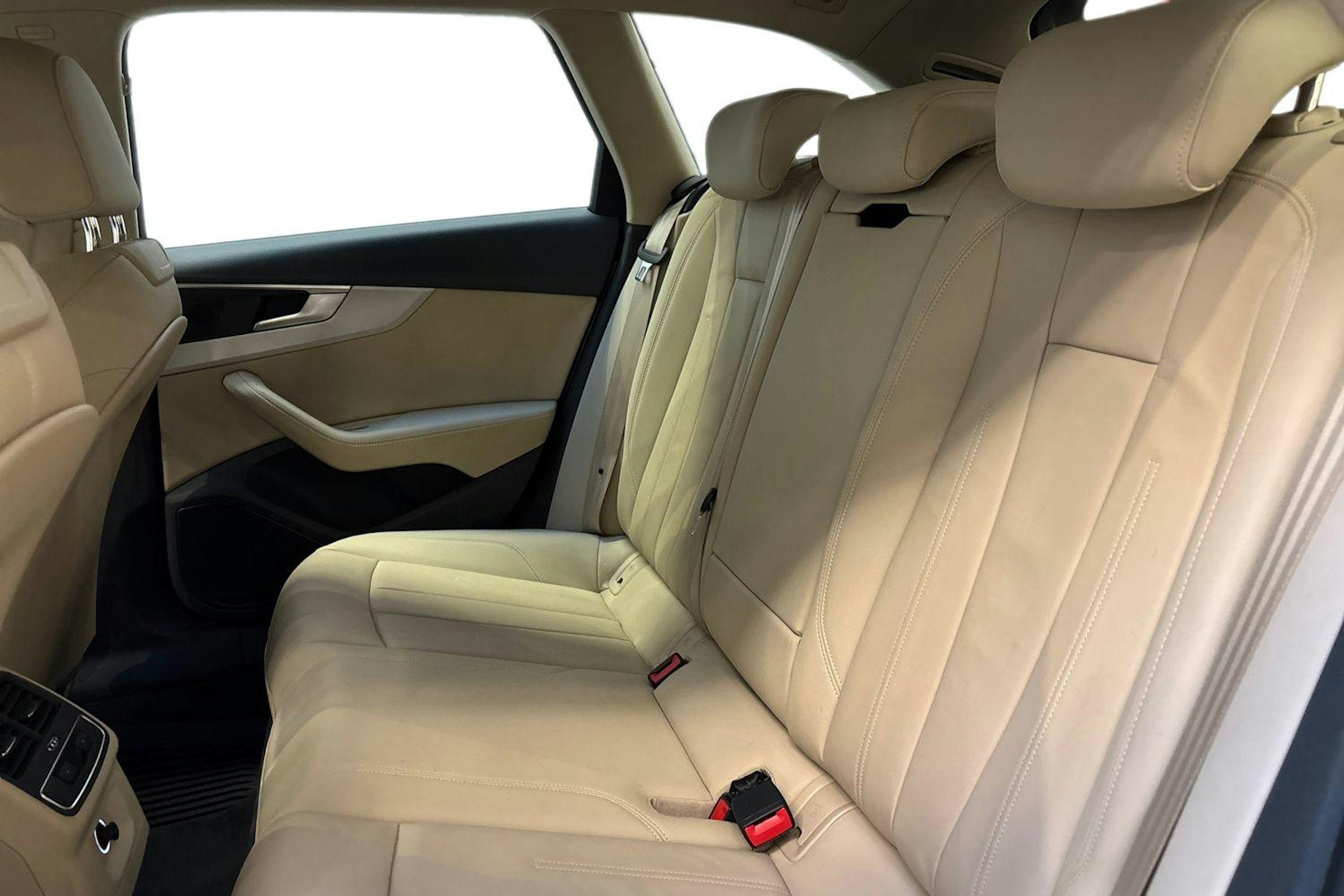 hopea Audi A4 2020 kuva 10.