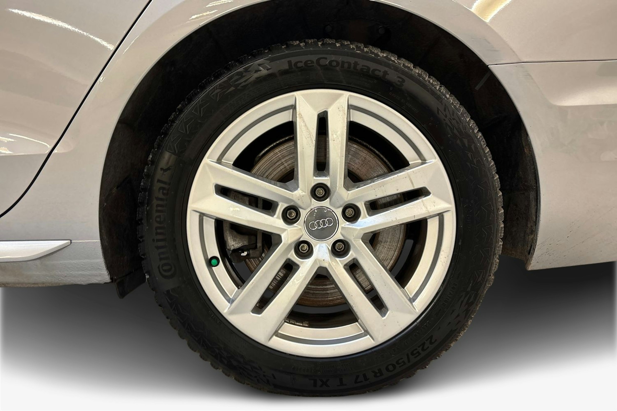 hopea Audi A4 2020 kuva 11.